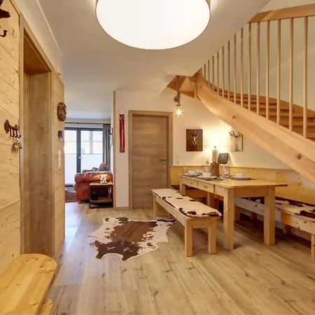 Charivari Mit Whirlpool, Sauna & Garten