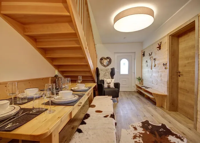 Charivari Mit Whirlpool, Sauna & Garten *