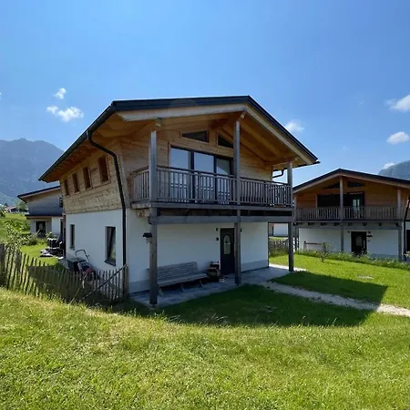 Chalet Charivari Mit Whirlpool, Sauna & Garten