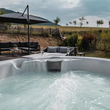 Charivari Mit Whirlpool, Sauna & Garten シャレー