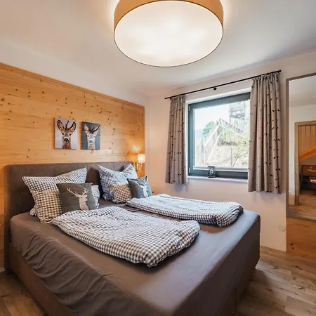 シャレー Charivari Mit Whirlpool, Sauna & Garten