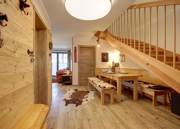 Charivari Mit Whirlpool, Sauna & Garten